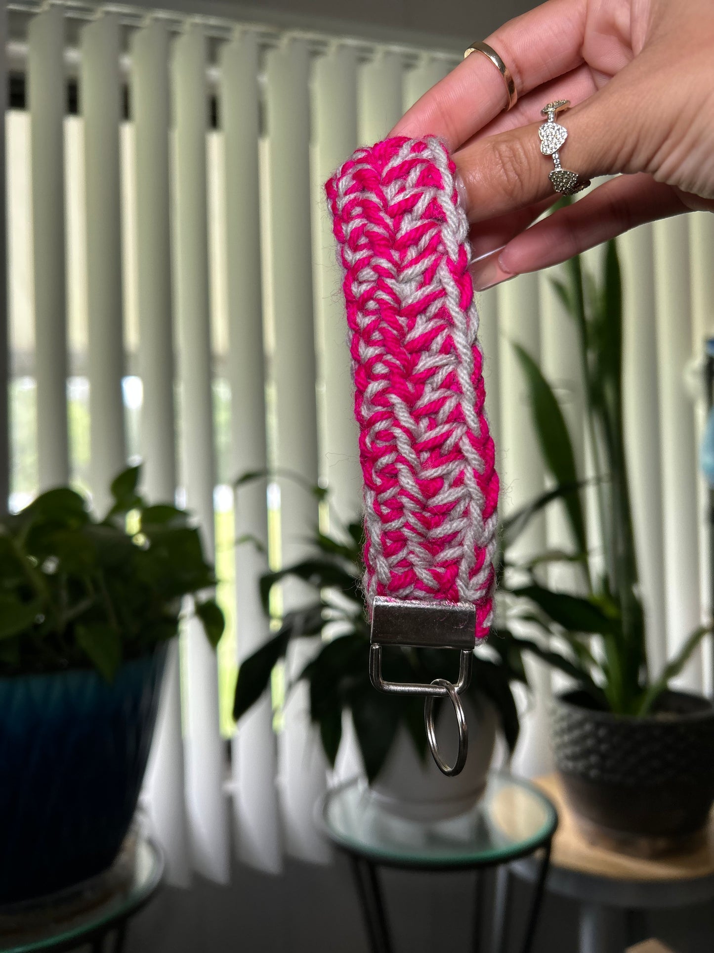 Pinky (Wristlet)