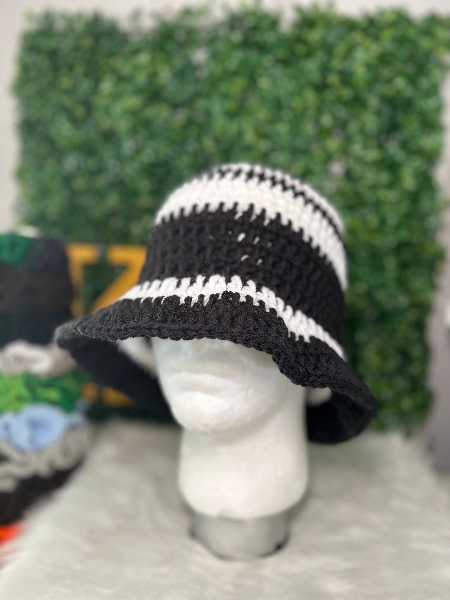Domino (Bucket Hat)