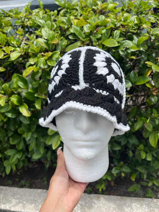 Black/White Daisy Bucket Hat