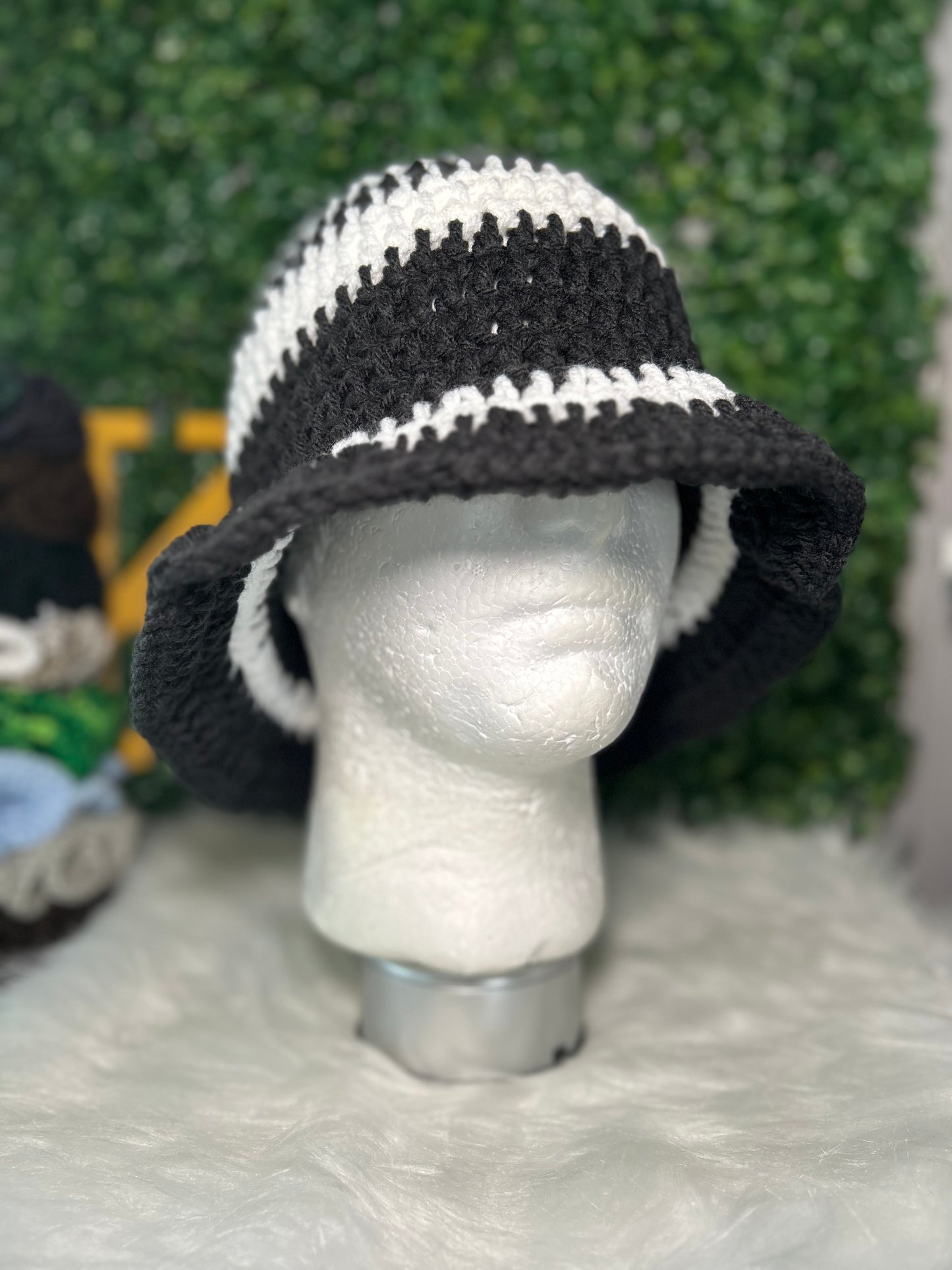 Domino (Bucket Hat)