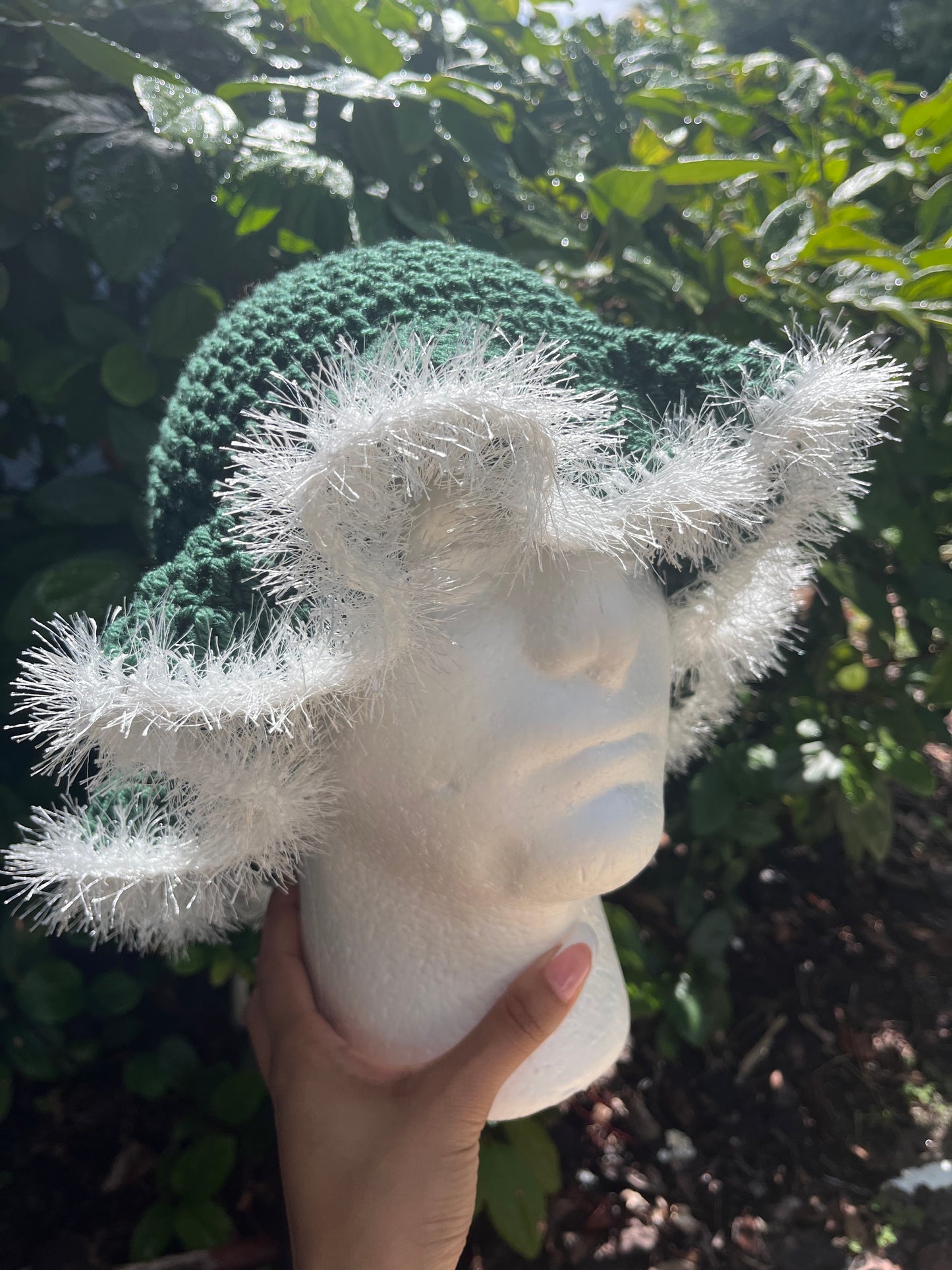 Green w/ White Trim (Ruffle)