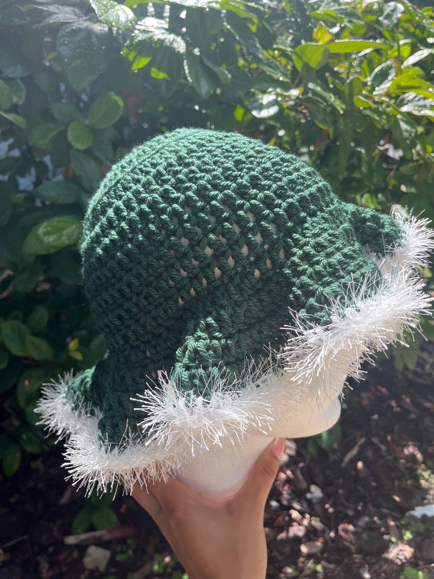 Green w/ White Trim (Ruffle)